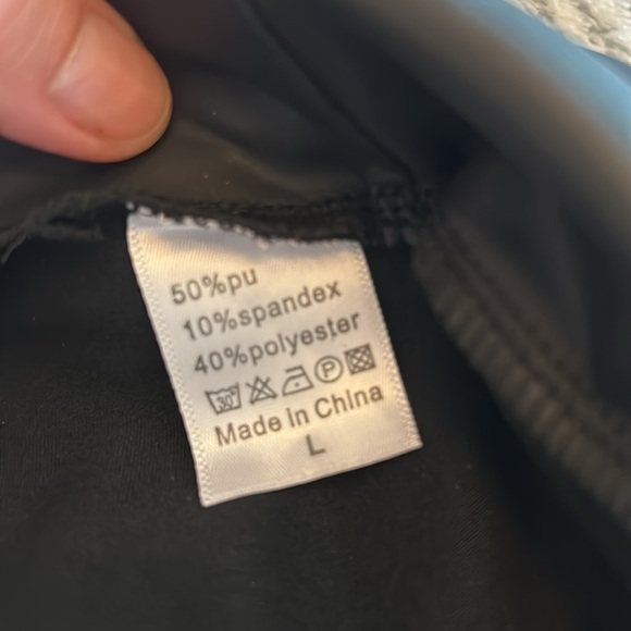 NWOT Leather looking leggings - Picture 5 of 5